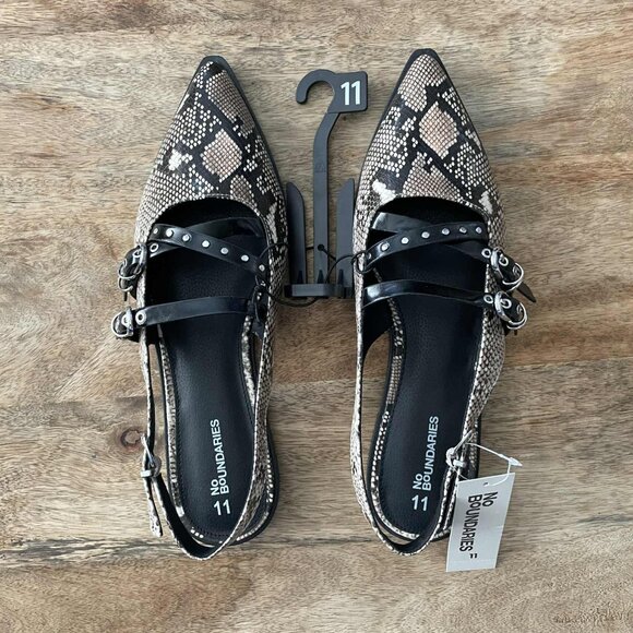 NEW 11 Women's Snakeskin Strappy Flats Sandals - Picture 2 of 5